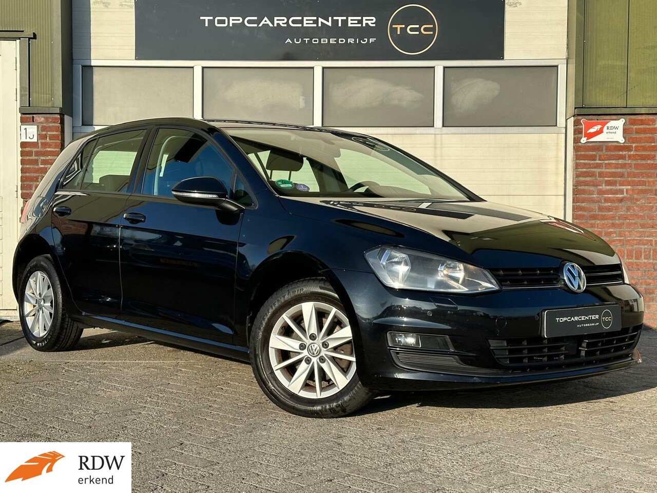 Volkswagen Golf - 1.2 TSI Highline/ACC/NAVI/PARKS/STOELV/APK - AutoWereld.nl