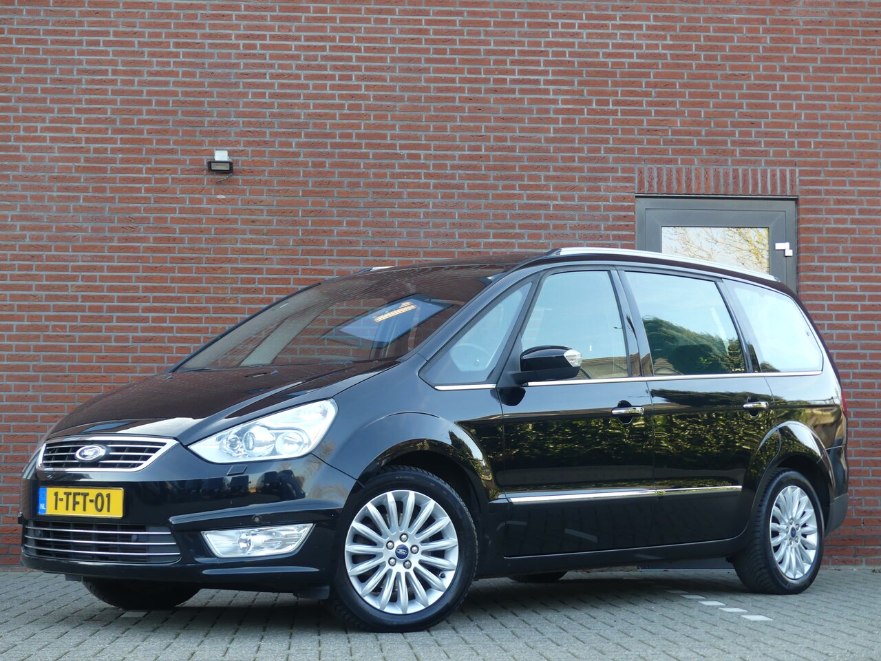 Ford Galaxy - 1.6 SCTi Platinum / 7 Persoons - AutoWereld.nl