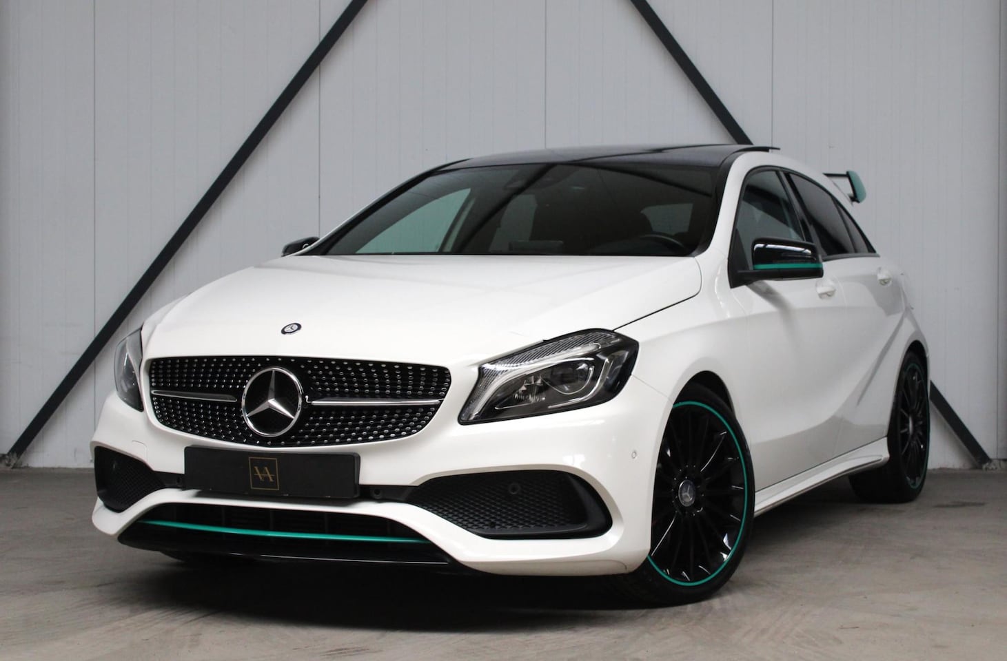 Mercedes-Benz A-klasse - 250 Motorsport Petronas Edition l AMG l Pano - AutoWereld.nl