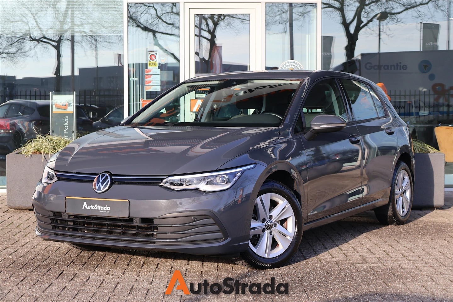 Volkswagen Golf - 1.5 Life Business TSI 130pk | LED | Navi | Carplay | Virtual | Memory | Stoelverwarming - AutoWereld.nl