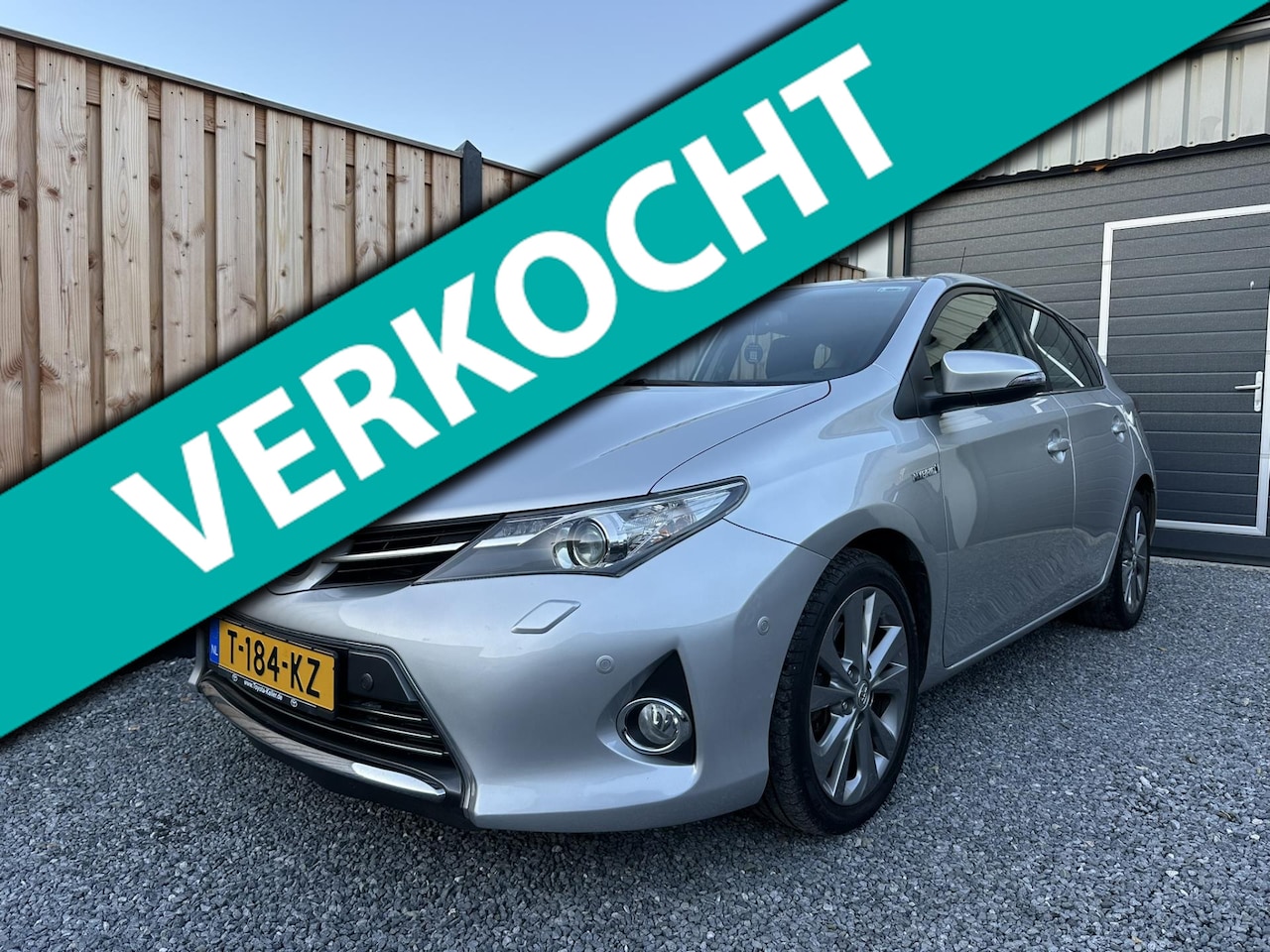 Toyota Auris - 1.8 Hybrid Executive Cruise | Climate | Navi - AutoWereld.nl