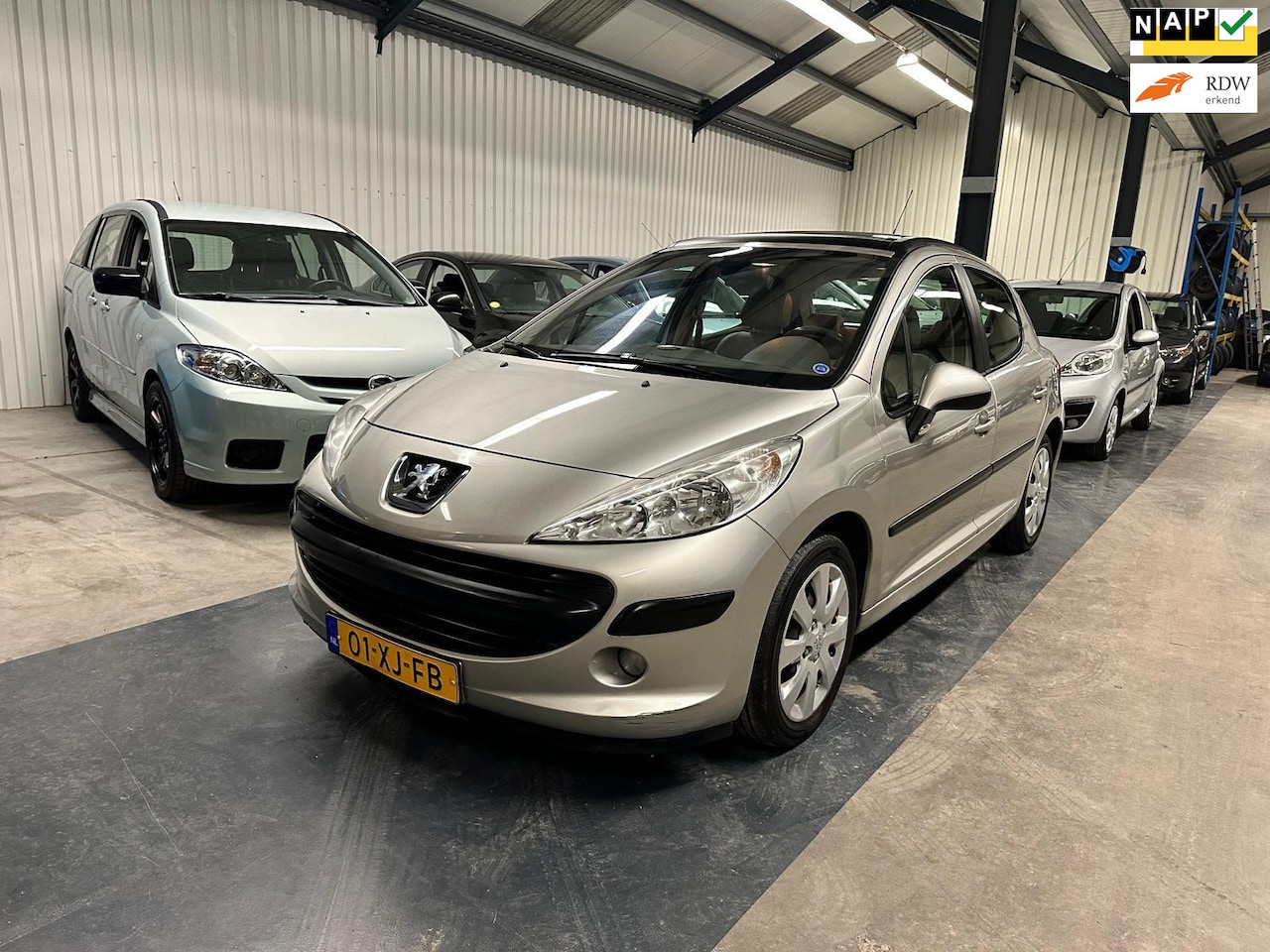 Peugeot 207 - 1.6 VTi XT 1.6 VTi XT - AutoWereld.nl