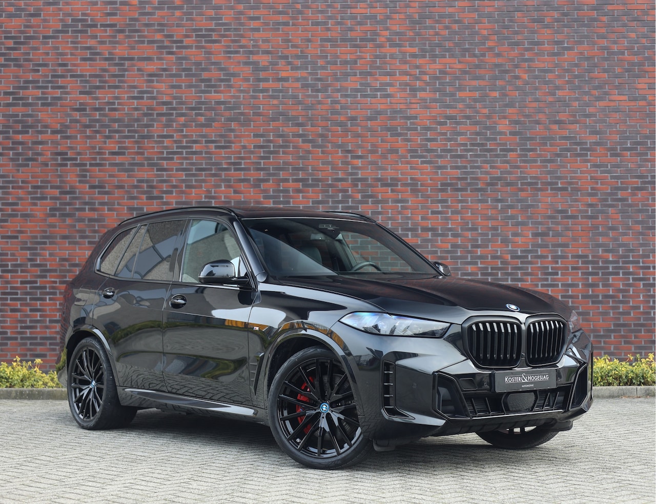 BMW X5 - 50e xDrive *Vierwielsturing*Pano*HUD*Trekhaak* - AutoWereld.nl