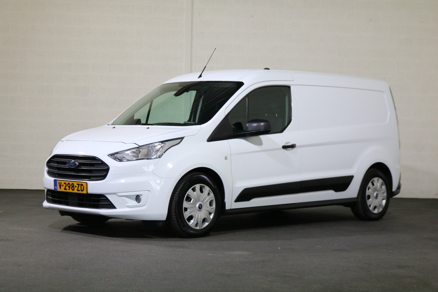 Ford Transit Connect - 1.5 EcoBlue L2 Trend Airco Navigatie Camera Inrichting - AutoWereld.nl