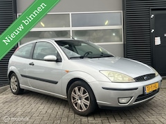 Ford Focus - 1.6-16V Ambiente