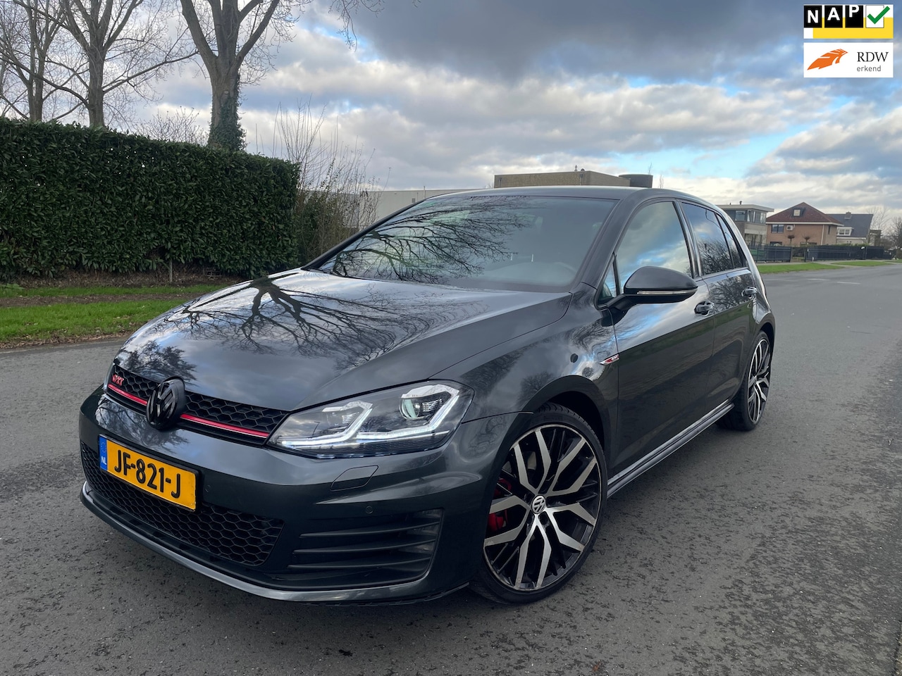 Volkswagen Golf - 2.0 TSI GTI DSG/CLIMA/NAVI/APK - AutoWereld.nl