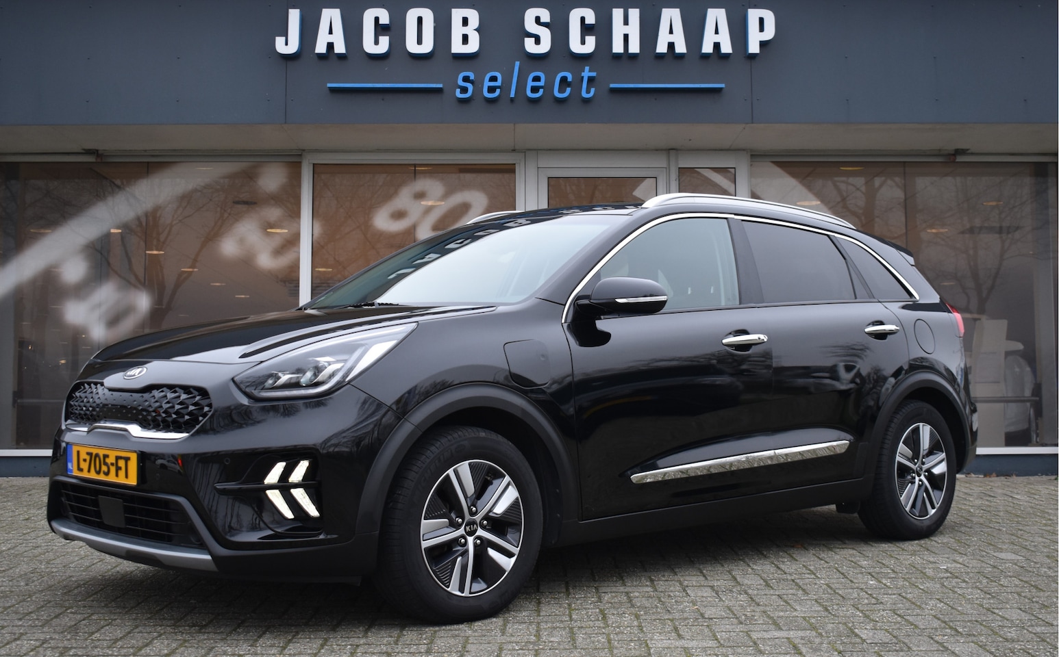 Kia Niro - 1.6 GDi PHEV ExecutiveLine / Navi / Clima / Adp. Cruise C. / Verw. Stoelen / Keyless - AutoWereld.nl