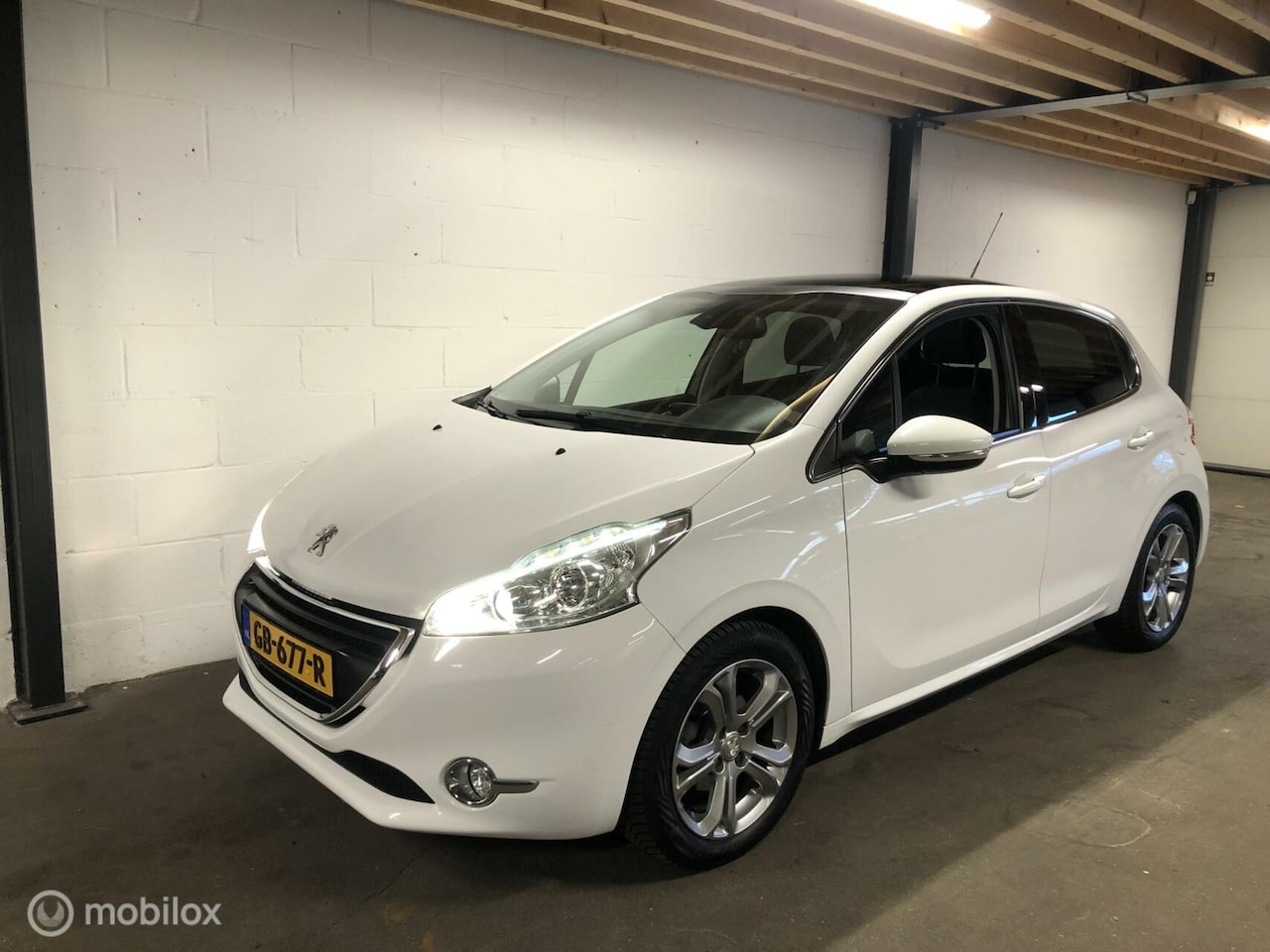 Peugeot 208 - 1.2 PureTech Blue Lease Premium 1.2 PureTech Blue Lease Premium - AutoWereld.nl