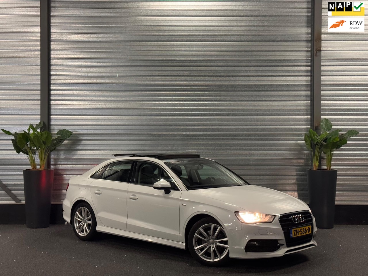 Audi A3 Limousine - 2.0 TDI Ambition Pro Line S AUT | Pano | Navi | Drive-Select - AutoWereld.nl