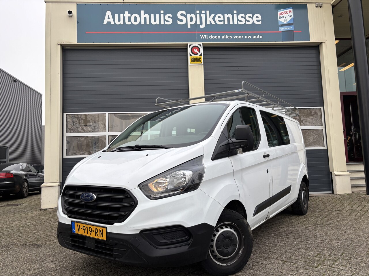 Ford Transit Custom - 300 2.0 TDCI L2H1 Ambiente DC | Trekhaak | Imperiaal | 6 persoons | Achteruitrijcamera | - AutoWereld.nl