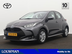 Toyota Yaris - 1.5 Hybrid Active Plus Limited | LED | Voorstoelen verwarmd | Camera | Parkeersensoren |