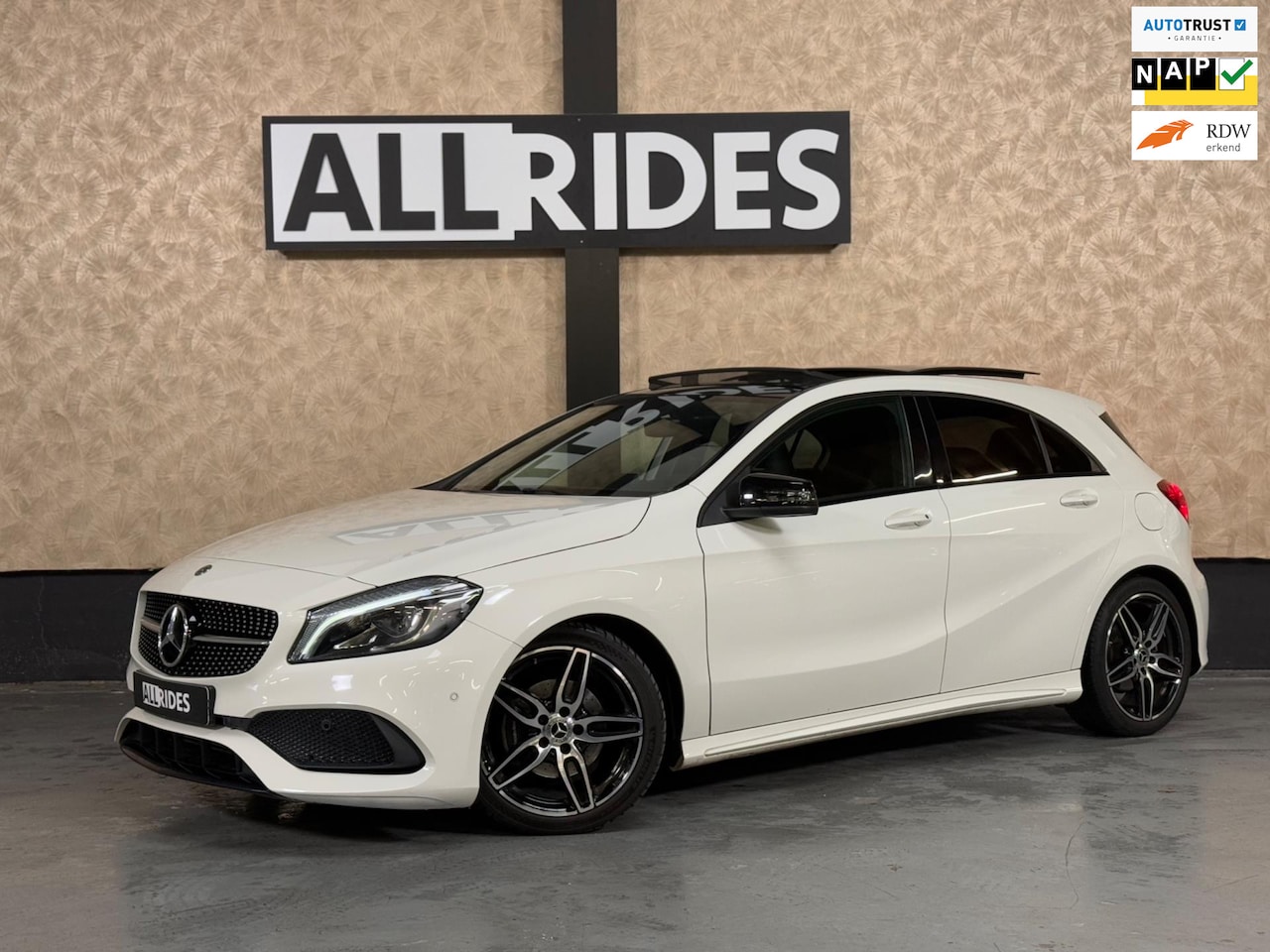 Mercedes-Benz A-klasse - 180 Business Solution AMG | Pano | Cruise control | Keyless Go | Camera | Navi - AutoWereld.nl