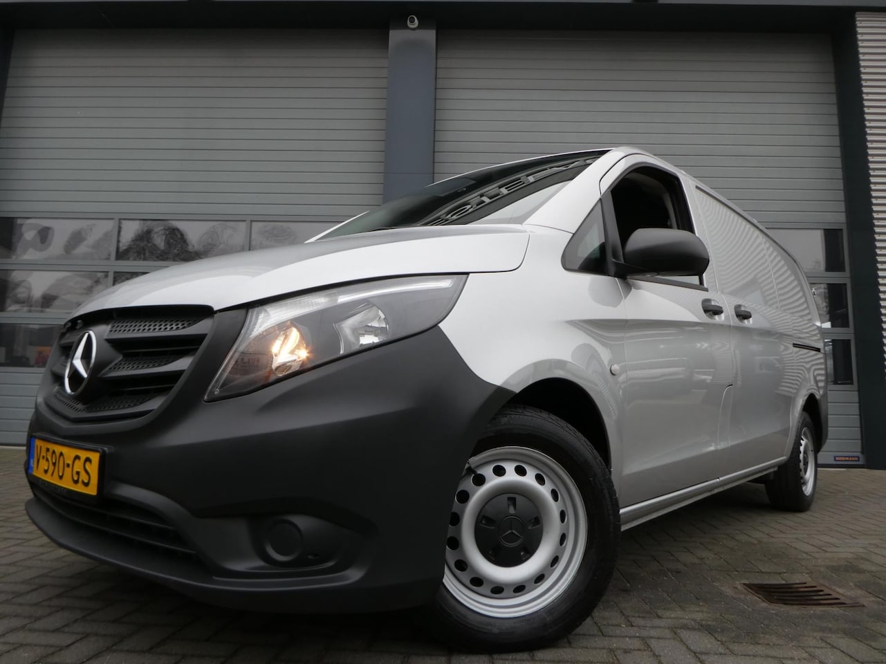 Mercedes-Benz Vito - 116 CDI Lang 116cdi Lang,163pk, 2xSchuifdeur, Airco, 3-Zits, Trekhaak. - AutoWereld.nl