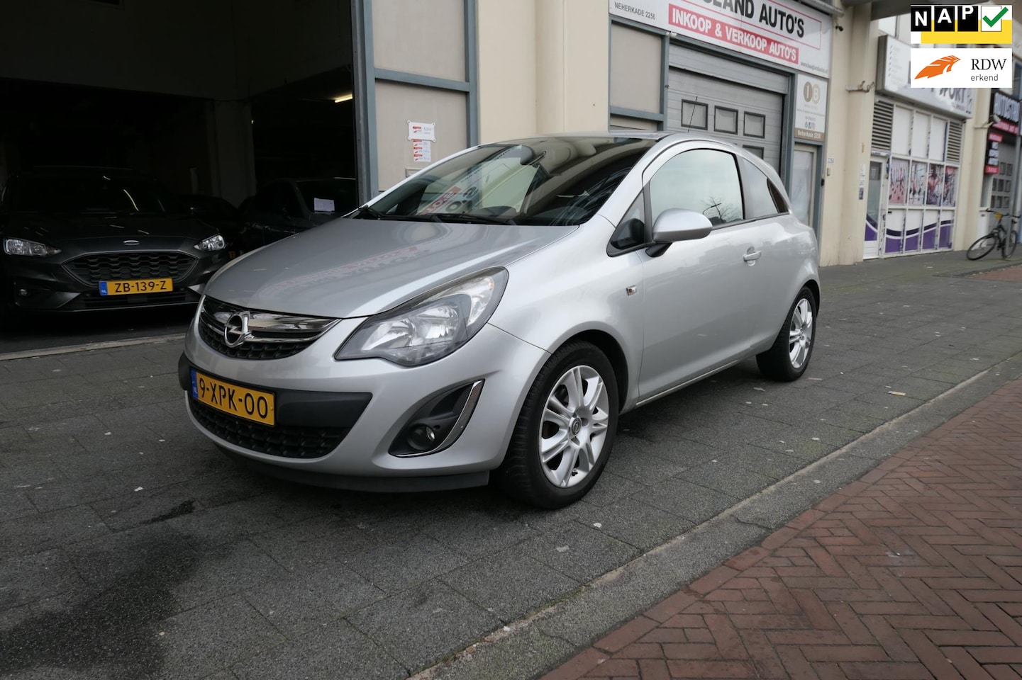 Opel Corsa - 1.4-16V BlitZ Apk/Airco/Cruise/Navi/Boekjes/Pds/Start&Stop//Stoel&StuurVerw - AutoWereld.nl