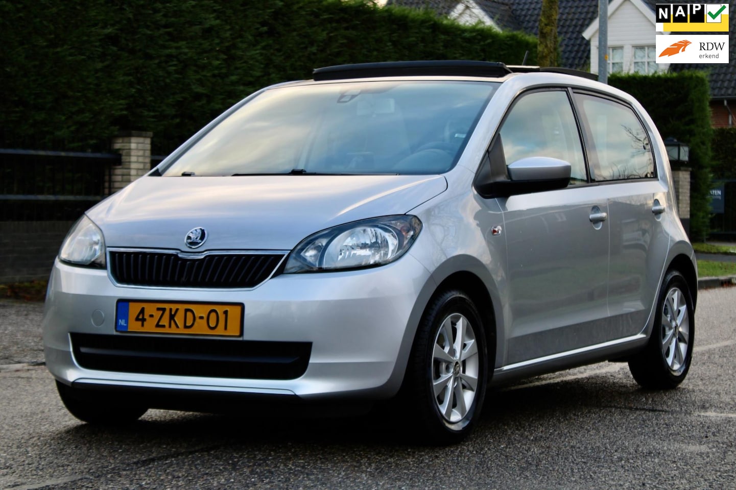 Skoda Citigo - 1.0 Sprint | AUTOMAAT | PANO | NAVI | AIRCO | CRUISE | NAP | ZEER MOOIE GOED ONDERHOUDEN A - AutoWereld.nl