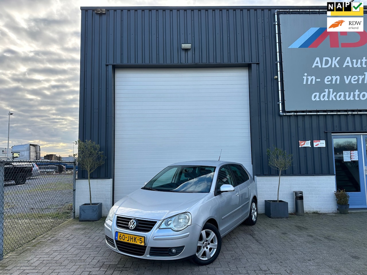 Volkswagen Polo - 1.2-12V Comfortline CRUISE/AIRCO/NIEUWE APK/SILVER EDITION - AutoWereld.nl