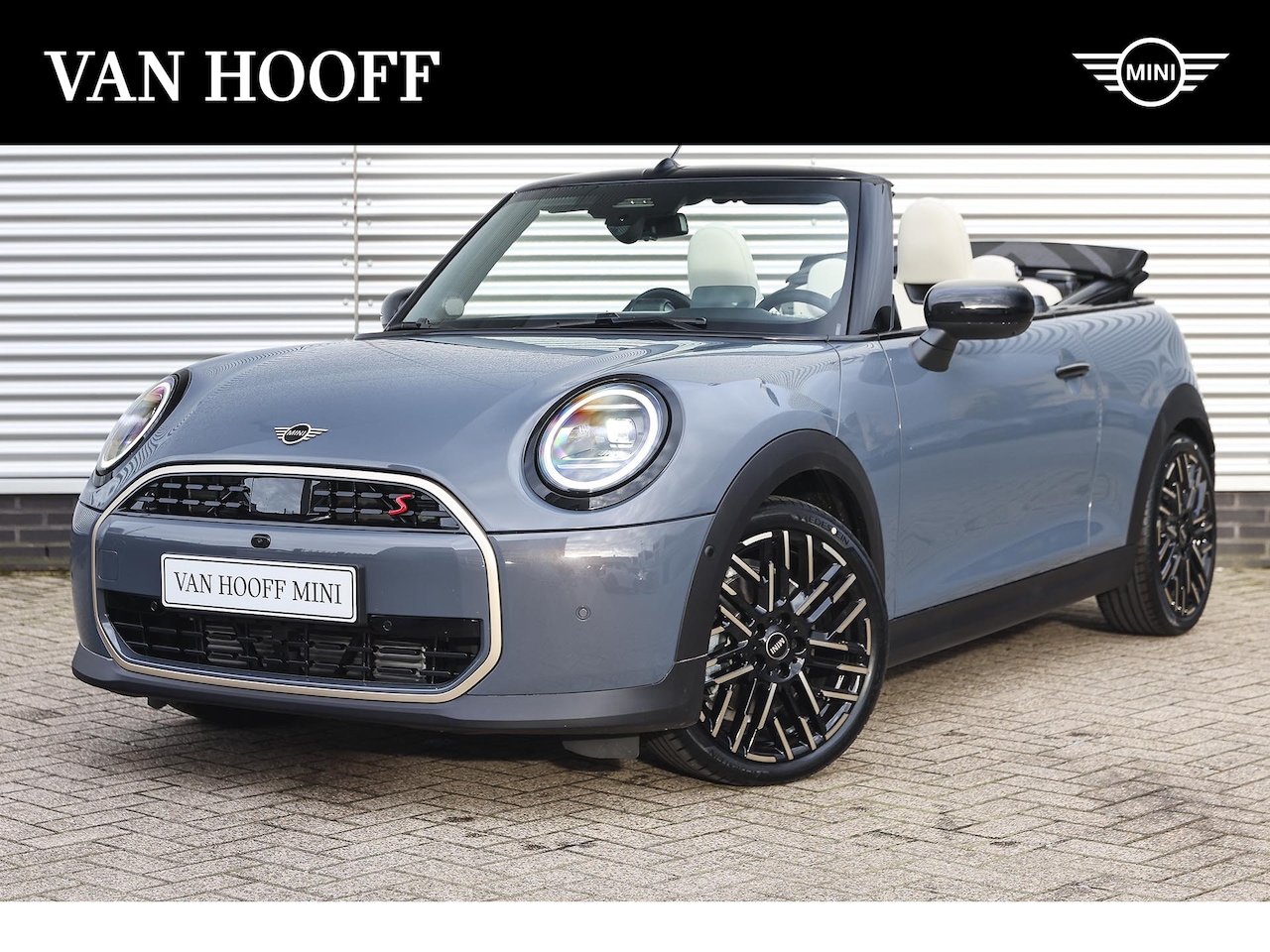 MINI Cabrio - Cooper S Automaat / Favoured / Pakket XL / 18" Night Flash Spoke 2-tone - AutoWereld.nl