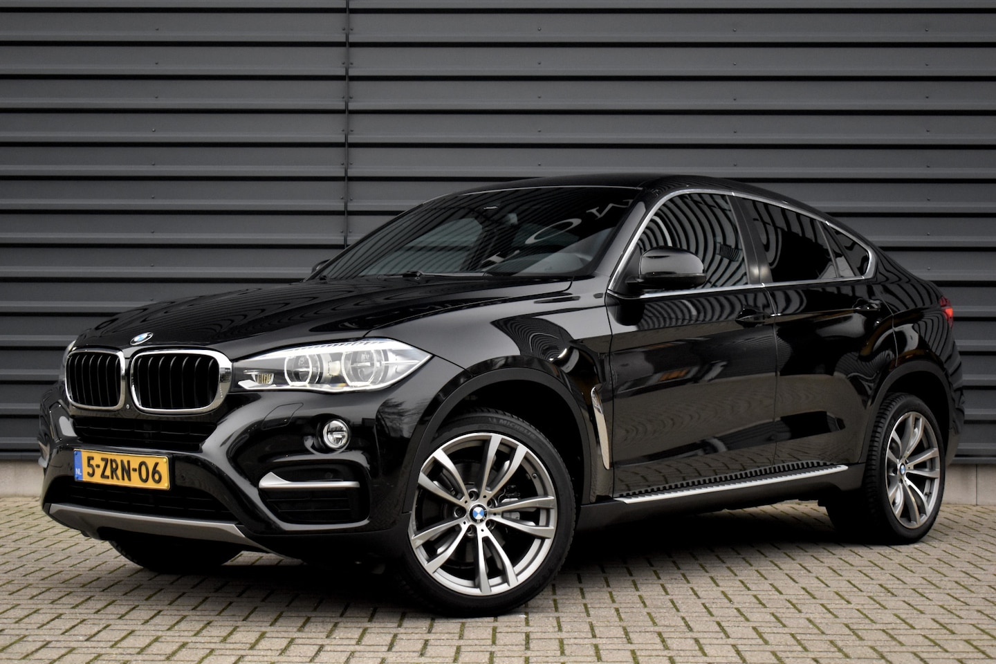 BMW X6 - xDrive35i High Executive | 360 Camera | Head-Up | 20'' M Velgen | Softclose | Treeplanken - AutoWereld.nl