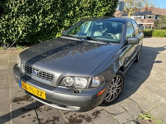 Volvo S40 - MET LEER, CRUISE CONT, AIRCO & APK