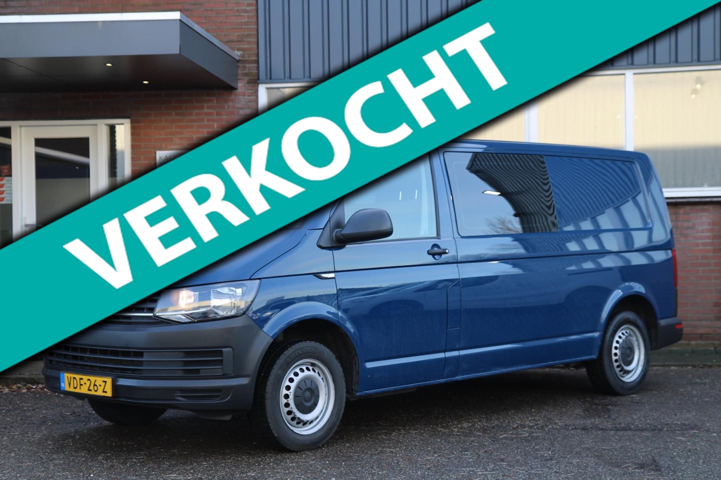 Volkswagen Transporter - Volkswagen Transporter 2.0 TDI L2H1 DC Trendline / Dubbel cabine / 5 Pers / App connect / - AutoWereld.nl