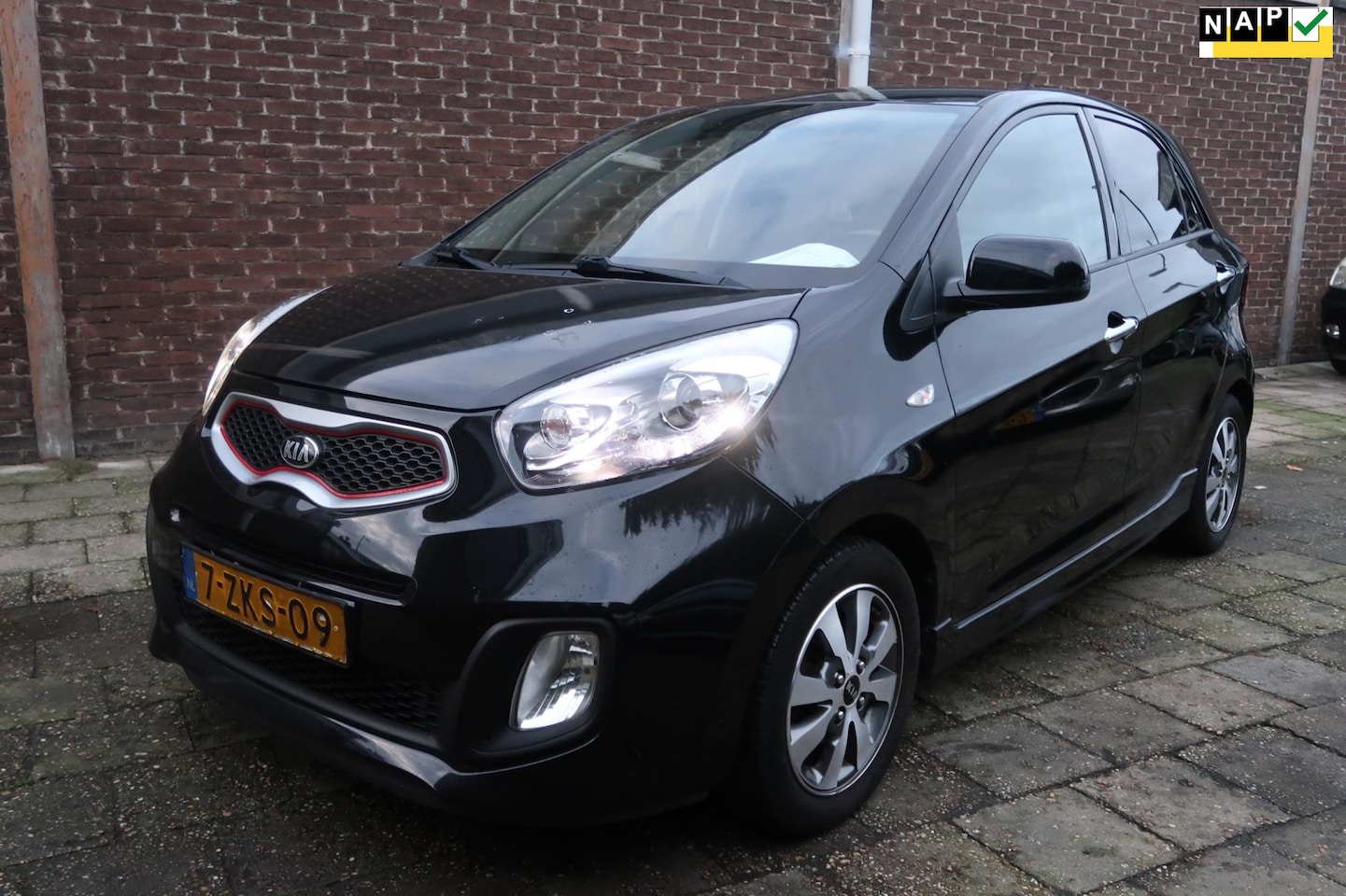 Kia Picanto - 1.0 CVVT X-treme 1.0 CVVT X-treme, Lederen bekleding, stuurbediening, Climate control - AutoWereld.nl