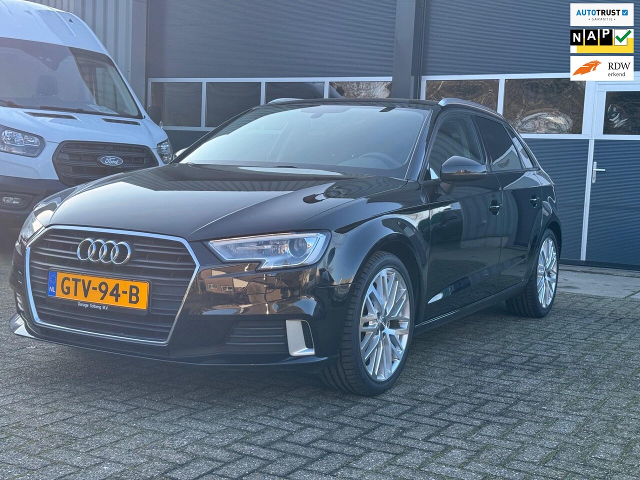 Audi A3 Sportback - 30 TFSI Design met 12 maanden garantie set winterbanden - AutoWereld.nl