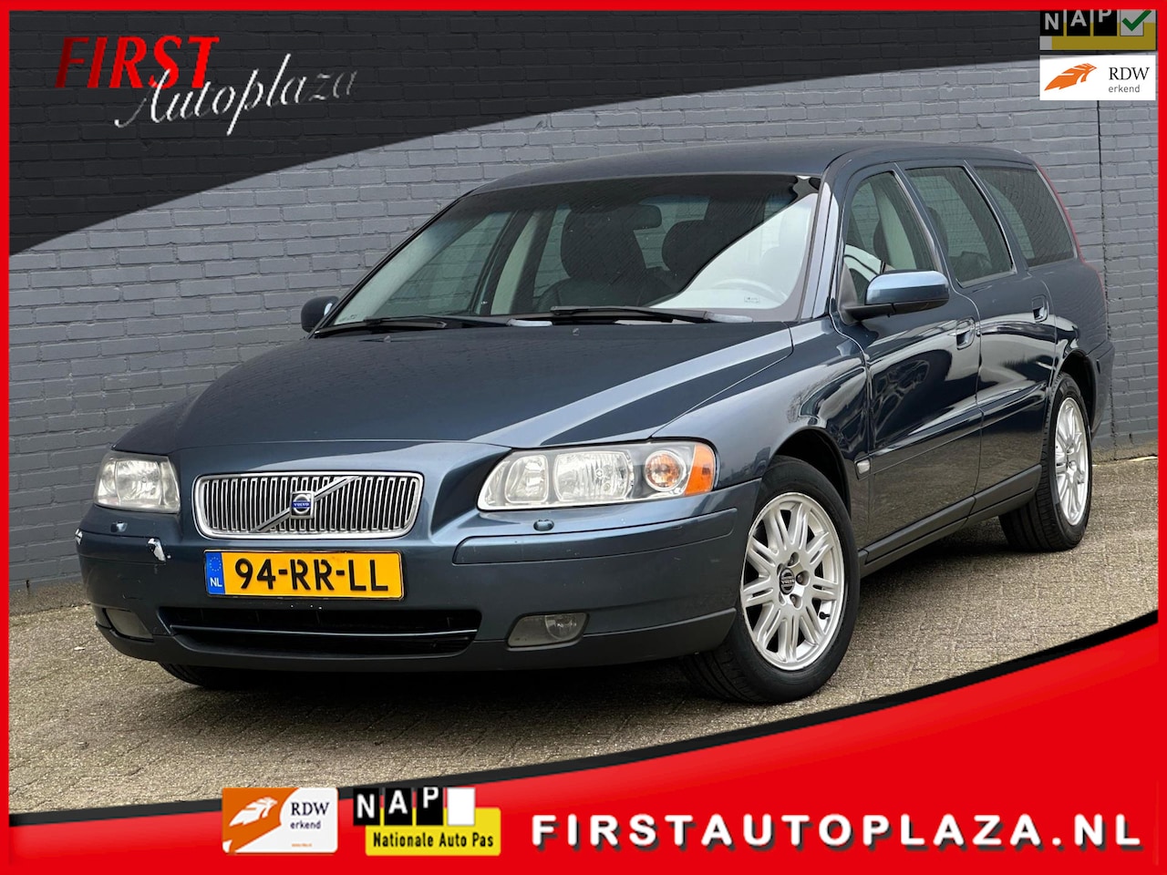 Volvo V70 - 2.4 Momentum LEDER/STOELVERW/CRUISE/AIRCO | NETJES ! - AutoWereld.nl