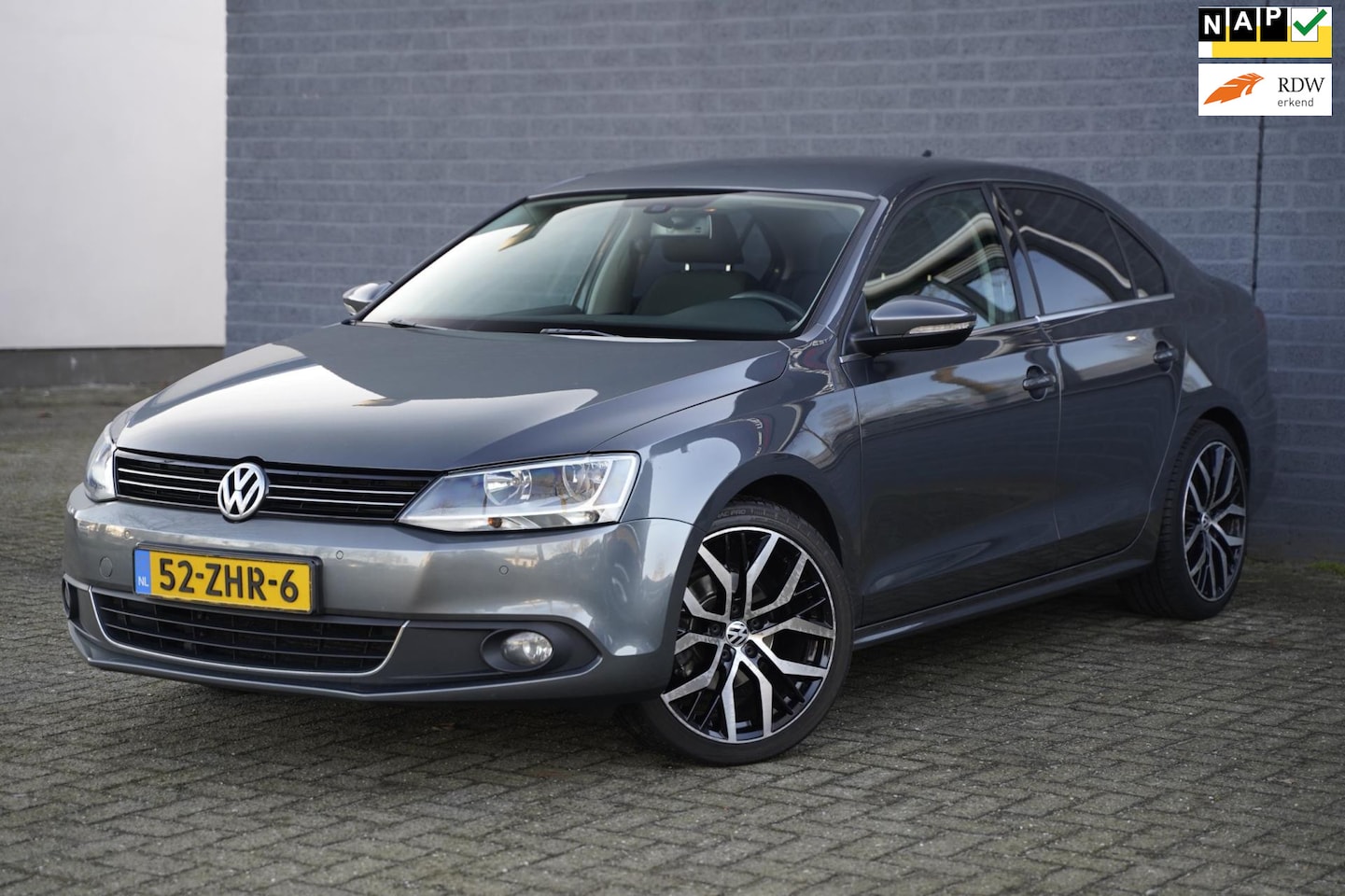 Volkswagen Jetta - 1.2 TSI Executive Line, Airco, Navigatie - AutoWereld.nl