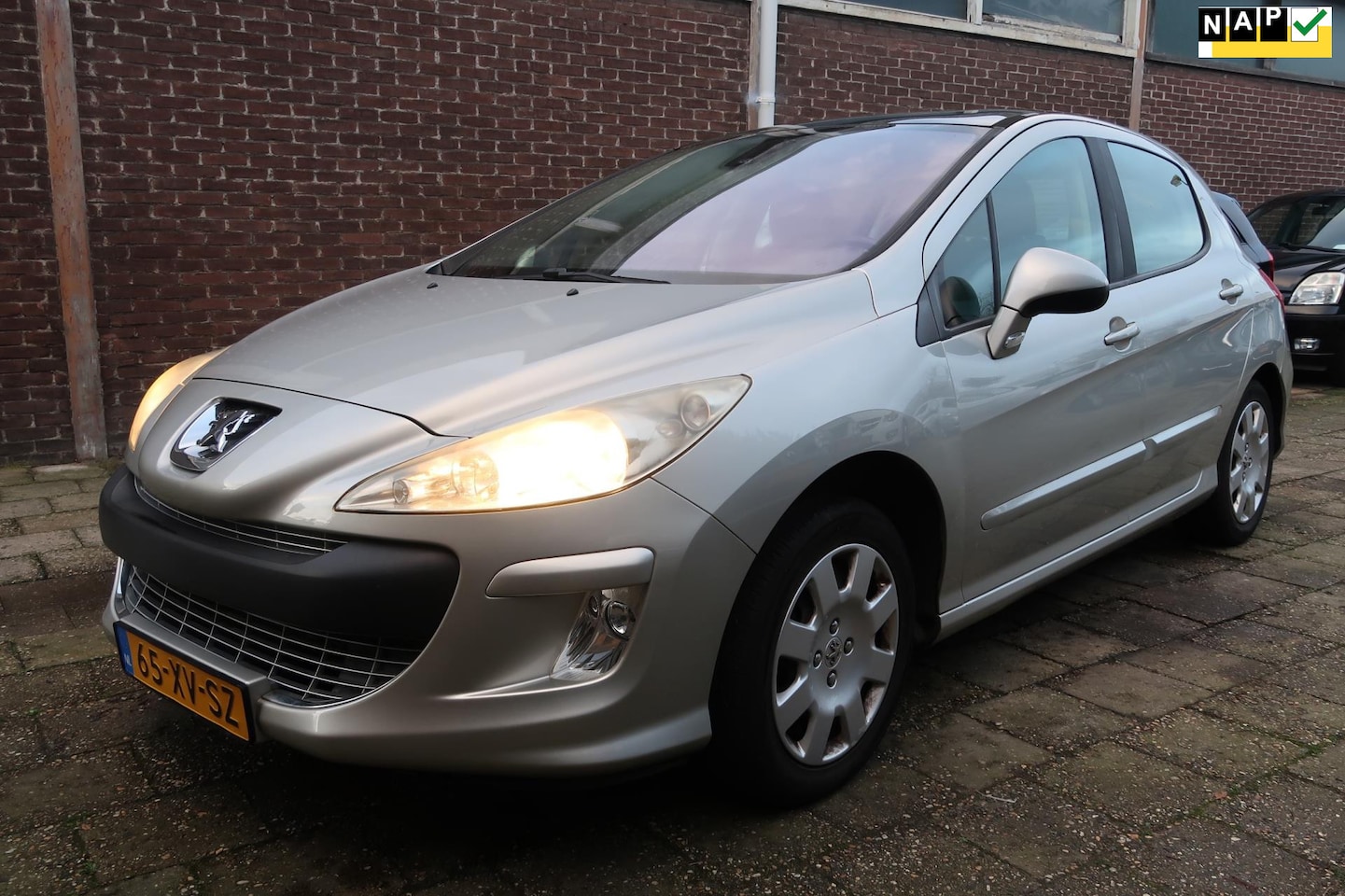 Peugeot 308 - 1.6 VTi XT 1.6 VTi XT, Climate + Cruise control, 4 elektrische ramen + spiegels, Panaromadak, isofix - AutoWereld.nl