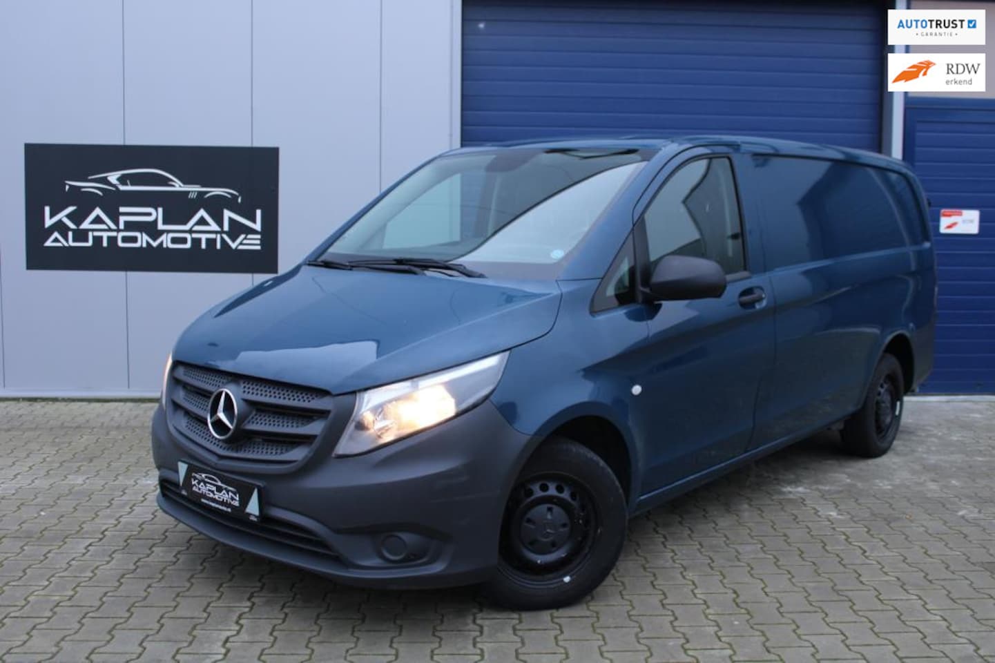 Mercedes-Benz Vito - 114 CDI Lang Leder Stoelverw Cam Navi BT Trekhaak 3 Zit Garantie - AutoWereld.nl