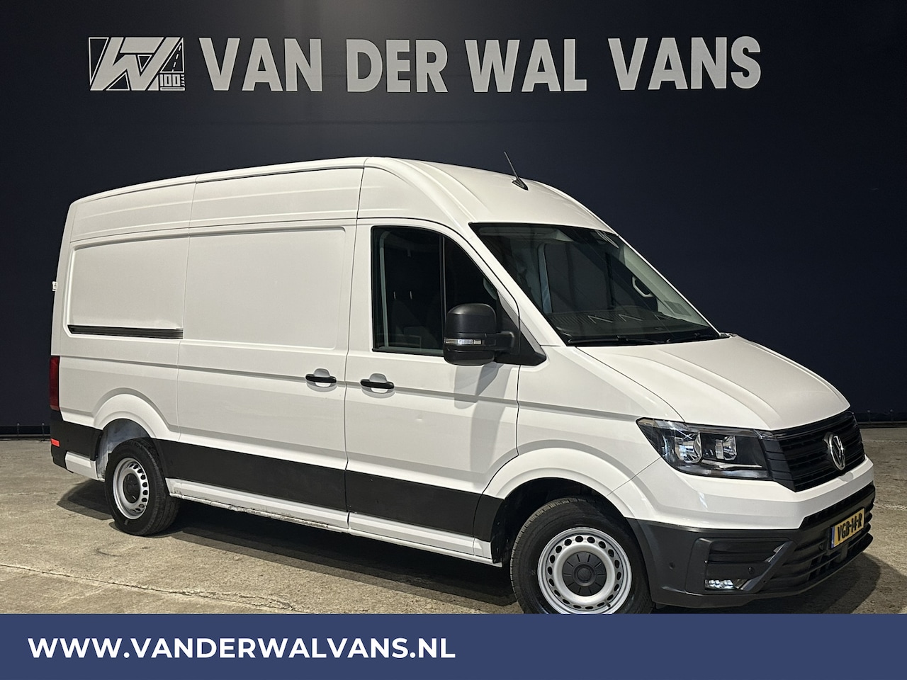 Volkswagen Crafter - 2.0 TDI 140pk **BPM VRIJ voor de Ondernemer** L3H3 L2H2 Euro6 Airco | Navigatie | 3000kg T - AutoWereld.nl