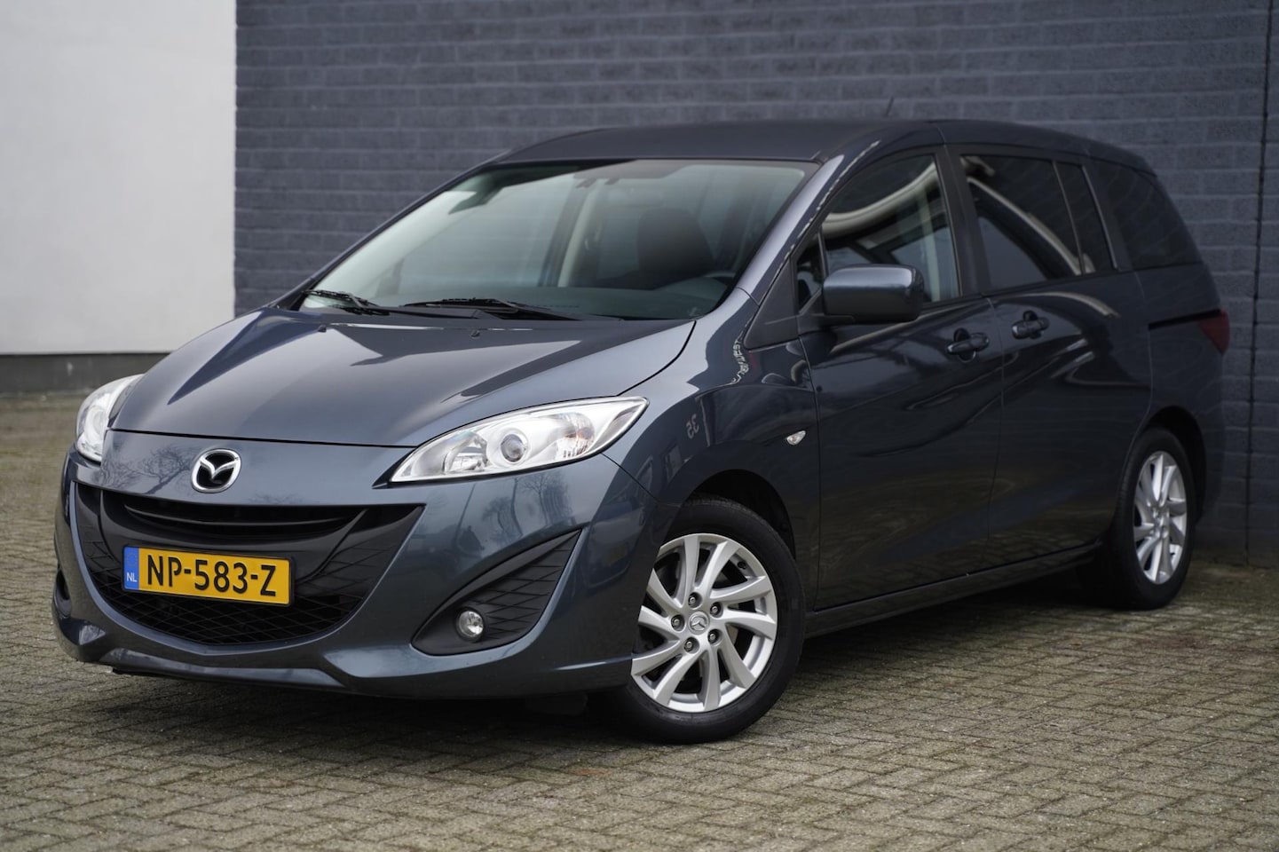 Mazda 5 - 2.0 TS+ Automaat, 7 persoons, Airco, Trekhaak, NAP - AutoWereld.nl