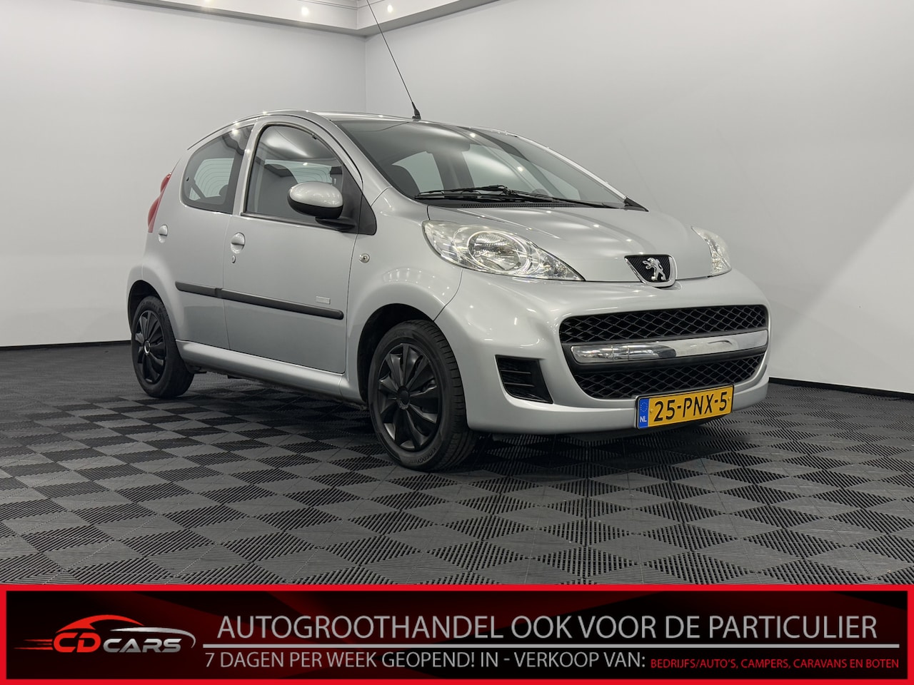 Peugeot 107 - 1.0-12V Millesim 200 Airco, Mistlamp, Radio - AutoWereld.nl