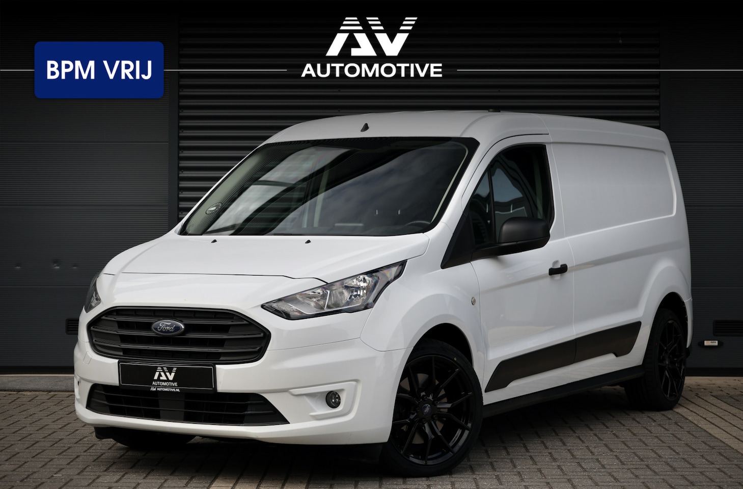 Ford Transit Connect - 1.5 EcoBlue L2 | 3-Zitter | CarPlay | Camera | Airco | PDC | Trekhaak | Dealer onderhouden - AutoWereld.nl