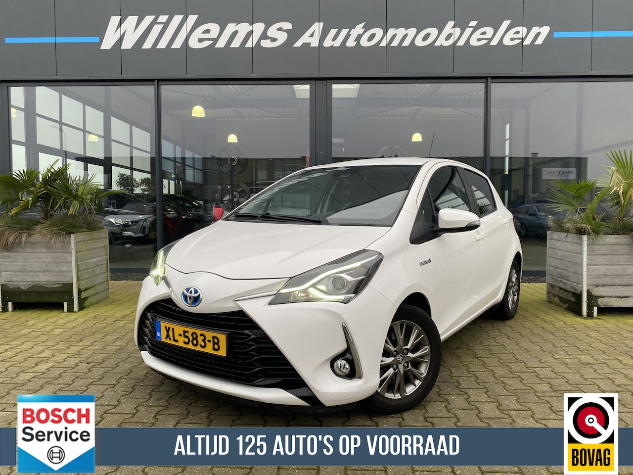 Toyota Yaris - 1.5 Hybrid Dynamic Navigatie , Camera - AutoWereld.nl