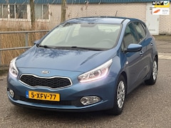 Kia Cee'd - 1.6 GDI ComfortLine20145-deursLed2014NaviCamera