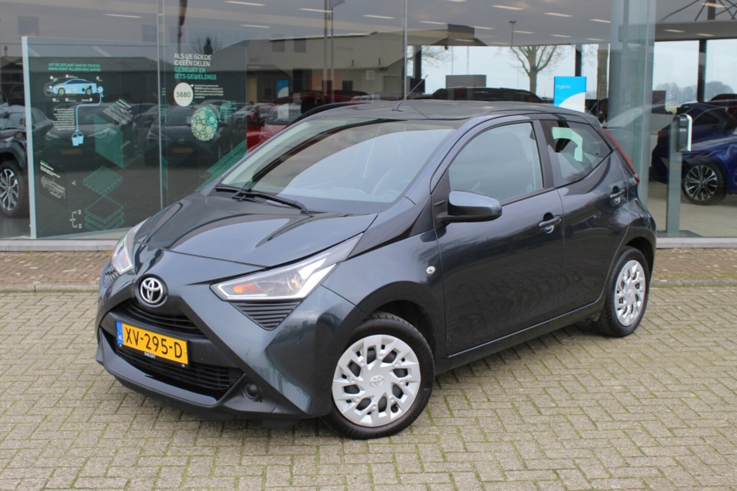 Toyota Aygo - 1.0 VVT-i x-play | Airco | Toerenteller | Achteruitrijcamera - AutoWereld.nl