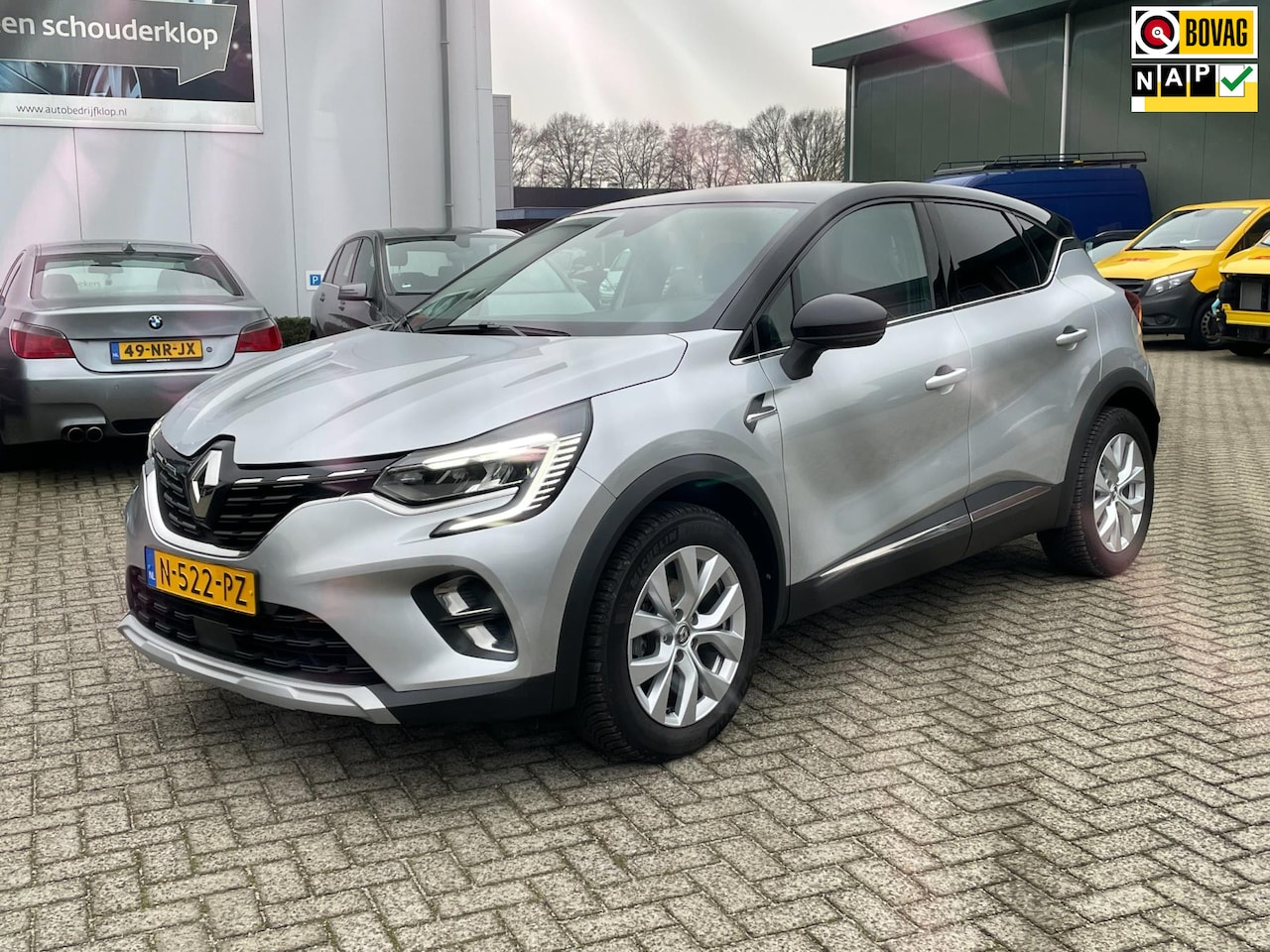 Renault Captur - 1.3 TCe 140 Intens / navigatie pakket. - AutoWereld.nl