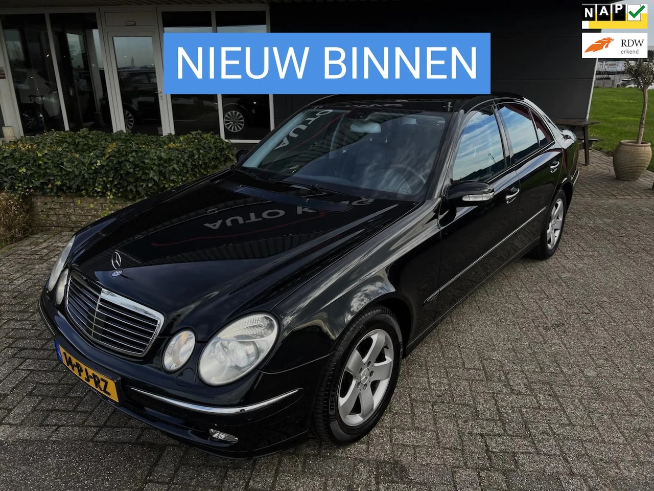 Mercedes-Benz E-klasse - 320 Avantgarde 4-Matic/ACC/LUCHV/PDC - AutoWereld.nl