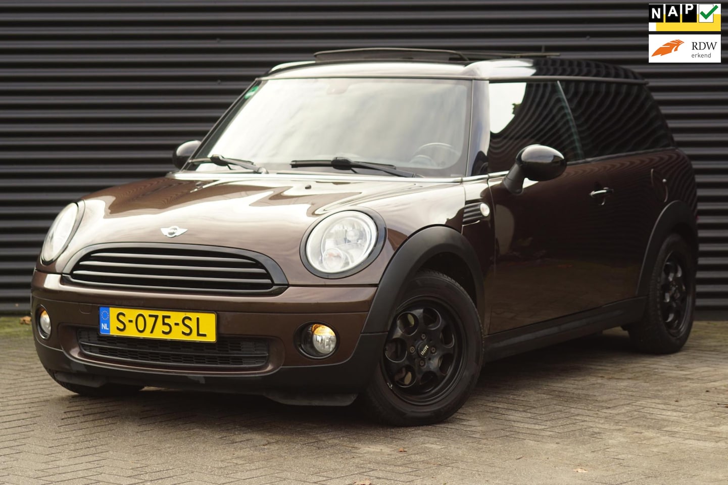 MINI Clubman - Mini 1.6 Cooper | Pano | Cruise | Goed onderhouden | Stoelverwarming | - AutoWereld.nl