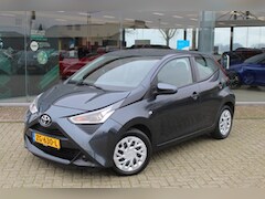 Toyota Aygo - 1.0 VVT-i x-play | Airco | Toerenteller | Achteruitrijcamera