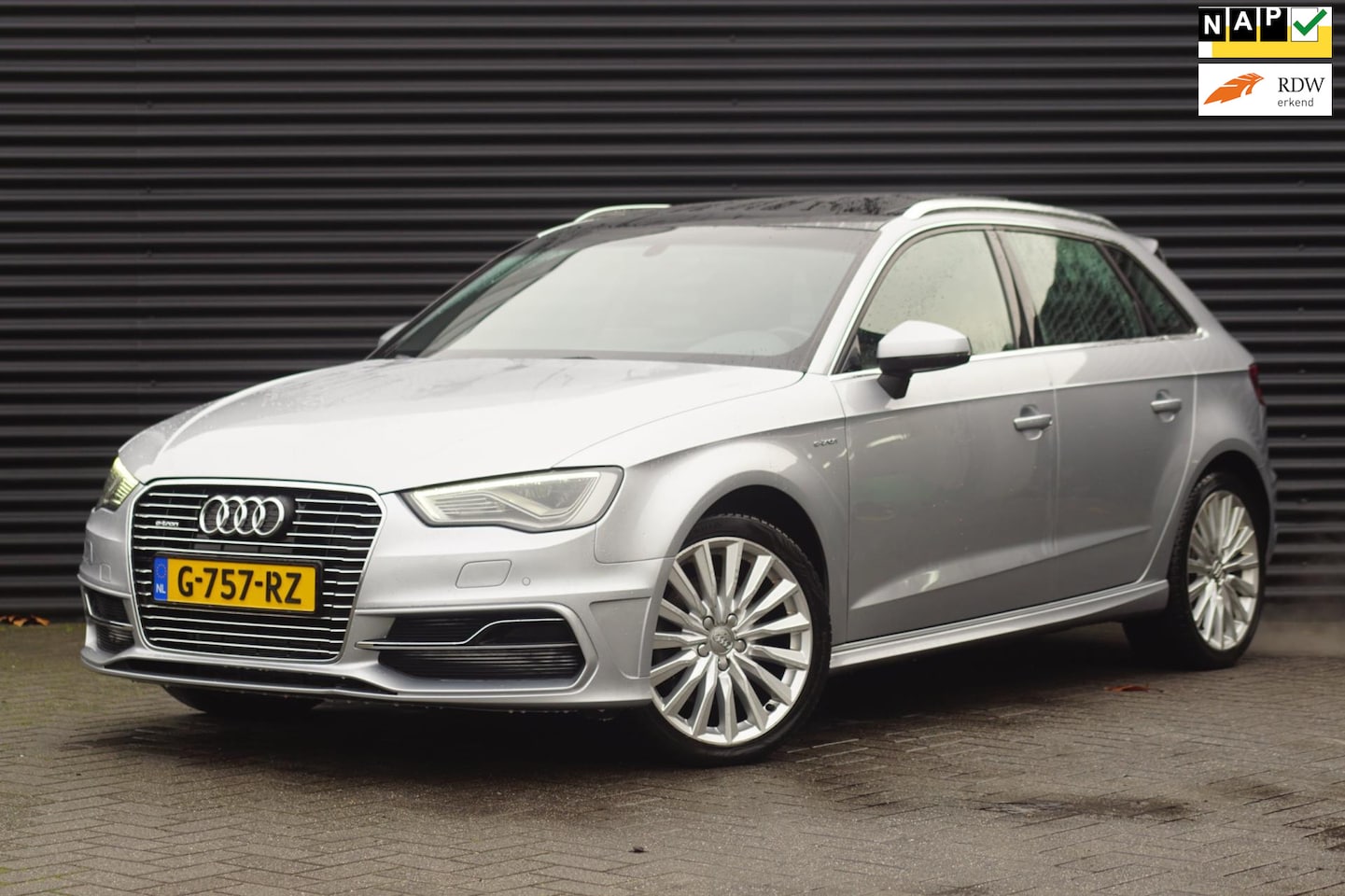 Audi A3 - 1.4 e-tron Pro Line + | Pano | Alcantara | B&O | Zwarte hemel | - AutoWereld.nl