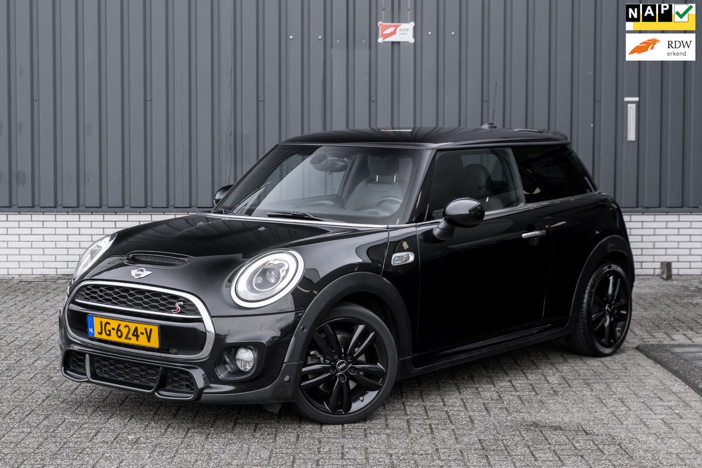 MINI Cooper S - Mini 2.0 Pepper Serious Business *Dealer Onderhouden* - AutoWereld.nl