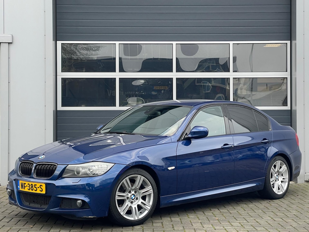 BMW 3-serie - 318i | M-pakket | Sportstoelen | PDC | Climate control | Cruise control - AutoWereld.nl