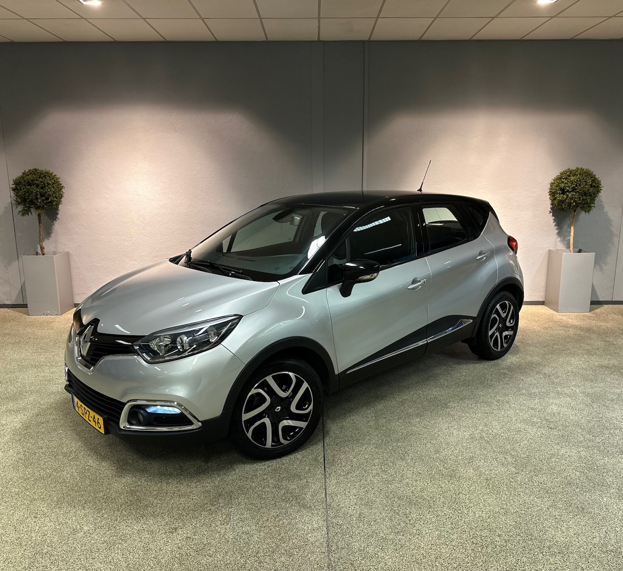 Renault Captur - 1.2 TCe Dynamique - Automaat - Camera - Trekhaak - Navi - AutoWereld.nl