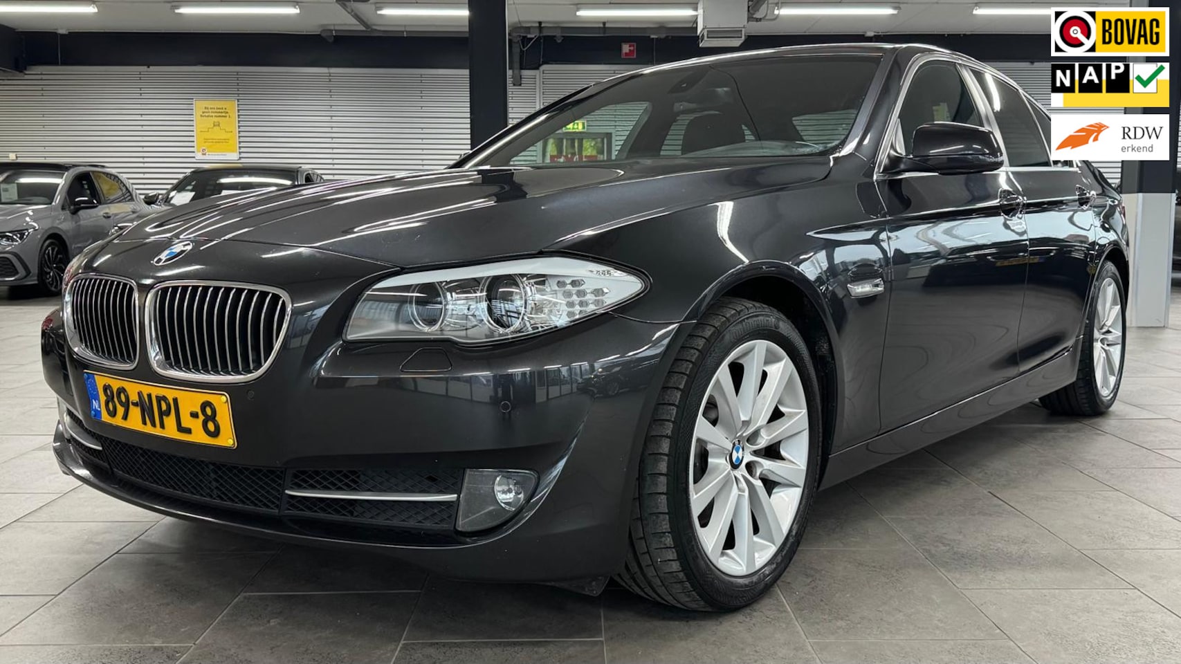 BMW 5-serie - 523i High Executive groot navi leer clima cruise lm-velgen xenon parkeersensoren stoelverw - AutoWereld.nl