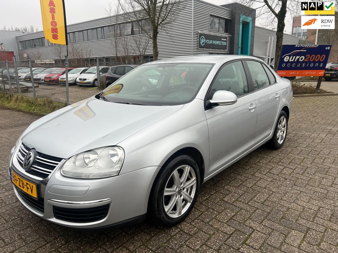 Volkswagen Jetta - 1.6 Trendline - AIRCO - TREKHAAK - NAP ! - AutoWereld.nl