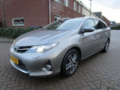 Toyota Auris Touring Sports - 1.8 Hybrid pano, clima, camera, lm