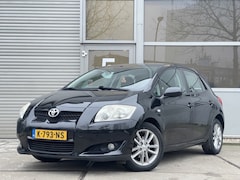 Toyota Auris - 1.6-16V Terra