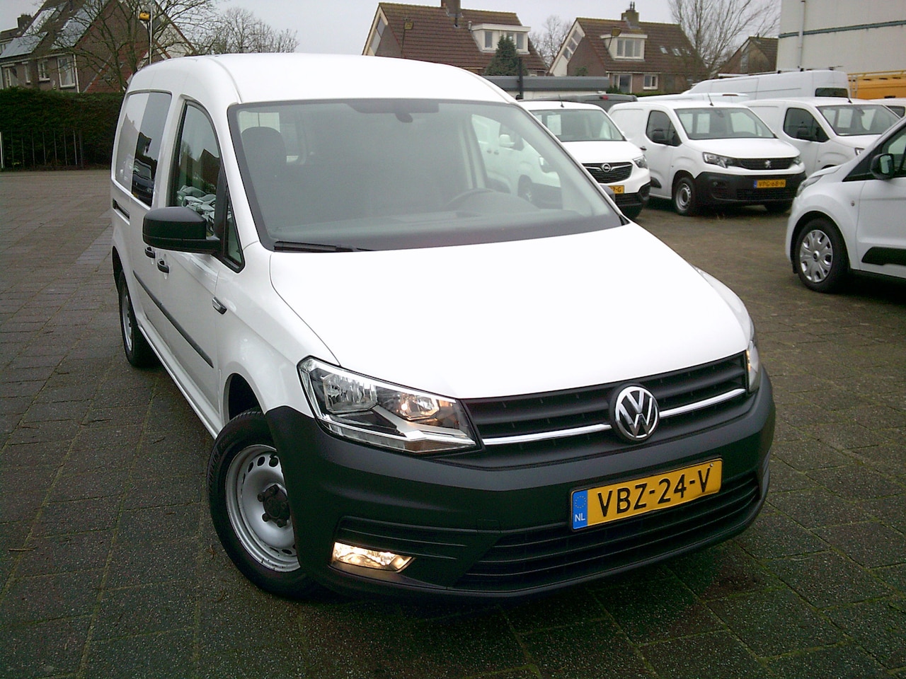 Volkswagen Caddy Maxi - 2.0 TDI L2H1 BMT Highline VOORZIEN VAN AIRCO+CRUISE+NAVIGATIE!! EURO 6 !! - AutoWereld.nl